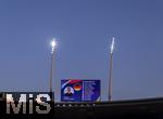 12.07.2025, UEFA Frauen-Europameisterschaft 2025 in der Schweiz. Spieltag 3, Vorrunde, Schweden - Deutschland, im Letzigrundstadion Zrich (Schweiz).  Trainer Christian Wck (Deutschland) auf der Anzeigetafel.