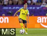 12.07.2025, UEFA Frauen-Europameisterschaft 2025 in der Schweiz. Spieltag 3, Vorrunde, Schweden - Deutschland, im Letzigrundstadion Zrich (Schweiz). Hanna Bennison (Schweden) am Ball 