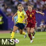 12.07.2025, UEFA Frauen-Europameisterschaft 2025 in der Schweiz. Spieltag 3, Vorrunde, Schweden - Deutschland, im Letzigrundstadion Zrich (Schweiz). v.li: Fridolina Rolf (Schweden) gegen Sjoeke Nsken (Deutschland) 