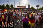 12.07.2025, UEFA Frauen-Europameisterschaft 2025 in der Schweiz. Spieltag 3, Vorrunde, Schweden - Deutschland, im Letzigrundstadion Zrich (Schweiz). Fan-Walk der Deutschen Fans zum Stadion.