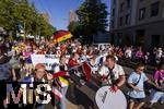 12.07.2025, UEFA Frauen-Europameisterschaft 2025 in der Schweiz. Spieltag 3, Vorrunde, Schweden - Deutschland, im Letzigrundstadion Zrich (Schweiz). Fan-Walk der Deutschen Fans zum Stadion.