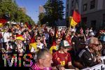 12.07.2025, UEFA Frauen-Europameisterschaft 2025 in der Schweiz. Spieltag 3, Vorrunde, Schweden - Deutschland, im Letzigrundstadion Zrich (Schweiz). Fan-Walk der Deutschen Fans zum Stadion.