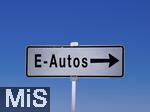 15.07.2025, Symbolbild: Richtungsweisend E-Autos (Bildmontage)