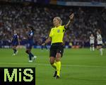 19.07.2025, UEFA Frauen-Europameisterschaft 2025 in der Schweiz. Viertelfinale, Frankreich - Deutschland, im St-Jakob-Park Basel (Schweiz). Schiedsrichterin Tess Olofsson (SWE)
