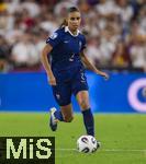 19.07.2025, UEFA Frauen-Europameisterschaft 2025 in der Schweiz. Viertelfinale, Frankreich - Deutschland, im St-Jakob-Park Basel (Schweiz). Maelle Lakrar (Frankreich) am Ball 