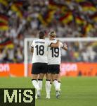 19.07.2025, UEFA Frauen-Europameisterschaft 2025 in der Schweiz. Viertelfinale, Frankreich - Deutschland, im St-Jakob-Park Basel (Schweiz). v.li: Giovanna Hoffmann (Deutschland) und Klara Bhl (Deutschland) 