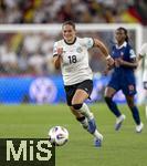 19.07.2025, UEFA Frauen-Europameisterschaft 2025 in der Schweiz. Viertelfinale, Frankreich - Deutschland, im St-Jakob-Park Basel (Schweiz). Giovanna Hoffmann (Deutschland) am Ball 