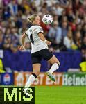 19.07.2025, UEFA Frauen-Europameisterschaft 2025 in der Schweiz. Viertelfinale, Frankreich - Deutschland, im St-Jakob-Park Basel (Schweiz). Rebecca Knaak (Deutschland) am Ball 