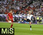 23.07.2025, UEFA Frauen-Europameisterschaft 2025 in der Schweiz. Halbfinale, Deutschland - Spanien, Im Stadion Letzigrund Zrich. v.l. Alexia Putellas (Spanien) gegen Linda Dallmann (Deutschland) 