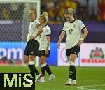 23.07.2025, UEFA Frauen-Europameisterschaft 2025 in der Schweiz. Halbfinale, Deutschland - Spanien, Im Stadion Letzigrund Zrich. v.l. Janina Minge  (Deutschland), Linda Dallmann (Deutschland) und Franziska Kett (Deutschland) sind enttuscht.