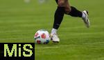 25.07.2025, Fussball 1. Bundesliga 2025/2026,  Testspiel Rot-Weiss Essen - FC Augsburg, im Donaustadion Dillingen, Schwaben. Spieler am Ball 
 

