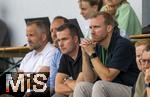 25.07.2025, Fussball 1. Bundesliga 2025/2026,  Testspiel Rot-Weiss Essen - FC Augsburg, im Donaustadion Dillingen, Schwaben. v.li. Manuel Baum (Direktor Entwicklung FC Augsburg), Michael Strll (Geschftsfhrer Finanzen FC Augsburg), Marc Lettau (Kaderplaner FC Augsburg), Sportdirektor Benjamin Benni Weber (FC Augsburg) 


