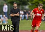 25.07.2025, Fussball 1. Bundesliga 2025/2026,  Testspiel Rot-Weiss Essen - FC Augsburg, im Donaustadion Dillingen, Schwaben. Trainer Sandro Wagner (FC Augsburg) nachdenklich 

