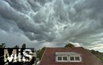 01.08.2025, Bad Wrishofen, Unterallgu, bedrohliche Gewitterwolken am Himmel ber der Kurstadt Bad Wrishofen (Bayern). 