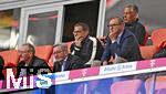 02.08.2025, Fussball Bundesliga 2025/2026, Freundschaftsspiel, FC Bayern Mnchen - Olympique Lyon, in der Allianz-Arena Mnchen, Vorstandsvorsitzender Jan-Christian Dreesen (FC Bayern Mnchen) und Sportvorstand Max Eberl (Bayern Mnchen) 