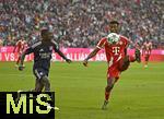 02.08.2025, Fussball Bundesliga 2025/2026, Freundschaftsspiel, FC Bayern Mnchen - Olympique Lyon, in der Allianz-Arena Mnchen, Kingsley Coman (FC Bayern Mnchen) setzt sich durch.