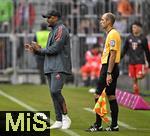 02.08.2025, Fussball Bundesliga 2025/2026, Freundschaftsspiel, FC Bayern Mnchen - Olympique Lyon, in der Allianz-Arena Mnchen, Trainer Vincent Kompany (FC Bayern Mnchen) gestikuliert