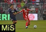 02.08.2025, Fussball Bundesliga 2025/2026, Freundschaftsspiel, FC Bayern Mnchen - Olympique Lyon, in der Allianz-Arena Mnchen, v.l. Georges Mikautadze (Olympique Lyon) gegen Tom Bischof (Bayern Mnchen) 