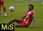 02.08.2025, Fussball Bundesliga 2025/2026, Freundschaftsspiel, FC Bayern Mnchen - Olympique Lyon, in der Allianz-Arena Mnchen, Kingsley Coman (FC Bayern Mnchen) am Boden