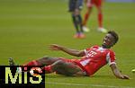 02.08.2025, Fussball Bundesliga 2025/2026, Freundschaftsspiel, FC Bayern Mnchen - Olympique Lyon, in der Allianz-Arena Mnchen, Kingsley Coman (FC Bayern Mnchen) am Boden
