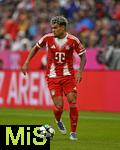 02.08.2025, Fussball Bundesliga 2025/2026, Freundschaftsspiel, FC Bayern Mnchen - Olympique Lyon, in der Allianz-Arena Mnchen, Luis Diaz (FC Bayern Mnchen) am Ball.
