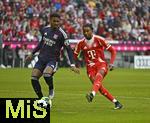 02.08.2025, Fussball Bundesliga 2025/2026, Freundschaftsspiel, FC Bayern Mnchen - Olympique Lyon, in der Allianz-Arena Mnchen, Torschuss zum 2:0 von Michael Olise (FC Bayern Mnchen) 