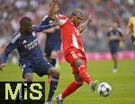 02.08.2025, Fussball Bundesliga 2025/2026, Freundschaftsspiel, FC Bayern Mnchen - Olympique Lyon, in der Allianz-Arena Mnchen, Serge Gnabry (FC Bayern Mnchen) am Ball.