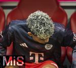 02.08.2025, Fussball Bundesliga 2025/2026, Freundschaftsspiel, FC Bayern Mnchen - Olympique Lyon, in der Allianz-Arena Mnchen,  Luis Diaz (FC Bayern Mnchen) auf der Bank 