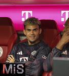 02.08.2025, Fussball Bundesliga 2025/2026, Freundschaftsspiel, FC Bayern Mnchen - Olympique Lyon, in der Allianz-Arena Mnchen,  Luis Diaz (FC Bayern Mnchen) auf der Bank.