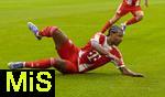 02.08.2025, Fussball Bundesliga 2025/2026, Freundschaftsspiel, FC Bayern Mnchen - Olympique Lyon, in der Allianz-Arena Mnchen, Serge Gnabry (FC Bayern Mnchen) am Boden 