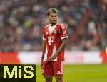 02.08.2025, Fussball Bundesliga 2025/2026, Freundschaftsspiel, FC Bayern Mnchen - Olympique Lyon, in der Allianz-Arena Mnchen, Luis Diaz (FC Bayern Mnchen) nachdenklich 