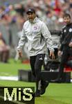 02.08.2025, Fussball Bundesliga 2025/2026, Freundschaftsspiel, FC Bayern Mnchen - Olympique Lyon, in der Allianz-Arena Mnchen, Trainer Paulo Fonseca (Olympique Lyon) in rage am Spielfeldrand.