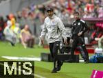02.08.2025, Fussball Bundesliga 2025/2026, Freundschaftsspiel, FC Bayern Mnchen - Olympique Lyon, in der Allianz-Arena Mnchen, Trainer Paulo Fonseca (Olympique Lyon) in rage am Spielfeldrand.