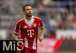 02.08.2025, Fussball Bundesliga 2025/2026, Freundschaftsspiel, FC Bayern Mnchen - Olympique Lyon, in der Allianz-Arena Mnchen, Raphael Guerreiro (FC Bayern Mnchen) 