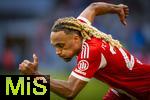 02.08.2025, Fussball Bundesliga 2025/2026, Freundschaftsspiel, FC Bayern Mnchen - Olympique Lyon, in der Allianz-Arena Mnchen, Sacha Boey (FC Bayern Mnchen) spurtet