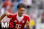 02.08.2025, Fussball Bundesliga 2025/2026, Freundschaftsspiel, FC Bayern Mnchen - Olympique Lyon, in der Allianz-Arena Mnchen, Tom Bischof (Bayern Mnchen) 