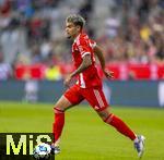 02.08.2025, Fussball Bundesliga 2025/2026, Freundschaftsspiel, FC Bayern Mnchen - Olympique Lyon, in der Allianz-Arena Mnchen, Luis Diaz (FC Bayern Mnchen) am Ball 