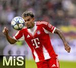 02.08.2025, Fussball Bundesliga 2025/2026, Freundschaftsspiel, FC Bayern Mnchen - Olympique Lyon, in der Allianz-Arena Mnchen, Luis Diaz (FC Bayern Mnchen) am Ball 