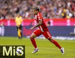02.08.2025, Fussball Bundesliga 2025/2026, Freundschaftsspiel, FC Bayern Mnchen - Olympique Lyon, in der Allianz-Arena Mnchen, Luis Diaz (FC Bayern Mnchen) am Ball 