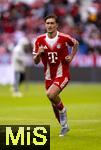 02.08.2025, Fussball Bundesliga 2025/2026, Freundschaftsspiel, FC Bayern Mnchen - Olympique Lyon, in der Allianz-Arena Mnchen, Tom Bischof (Bayern Mnchen) im Lauf