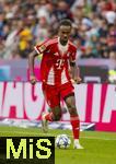 02.08.2025, Fussball Bundesliga 2025/2026, Freundschaftsspiel, FC Bayern Mnchen - Olympique Lyon, in der Allianz-Arena Mnchen, Jonah Kusi-Asare (Bayern Mnchen) am Ball 