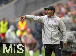 02.08.2025, Fussball Bundesliga 2025/2026, Freundschaftsspiel, FC Bayern Mnchen - Olympique Lyon, in der Allianz-Arena Mnchen,  Trainer Paulo Fonseca (Olympique Lyon) in Rage
