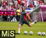 02.08.2025, Fussball Bundesliga 2025/2026, Freundschaftsspiel, FC Bayern Mnchen - Olympique Lyon, in der Allianz-Arena Mnchen,  Neuer Torwarttrainer (Bayern Mnchen)