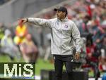 02.08.2025, Fussball Bundesliga 2025/2026, Freundschaftsspiel, FC Bayern Mnchen - Olympique Lyon, in der Allianz-Arena Mnchen,  Trainer Paulo Fonseca (Olympique Lyon) in Rage
