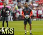 02.08.2025, Fussball Bundesliga 2025/2026, Freundschaftsspiel, FC Bayern Mnchen - Olympique Lyon, in der Allianz-Arena Mnchen,  Neuer Torwarttrainer (Bayern Mnchen)