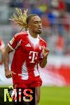 02.08.2025, Fussball Bundesliga 2025/2026, Freundschaftsspiel, FC Bayern Mnchen - Olympique Lyon, in der Allianz-Arena Mnchen,  Sacha Boey (FC Bayern Mnchen) im Spurt 