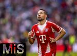 02.08.2025, Fussball Bundesliga 2025/2026, Freundschaftsspiel, FC Bayern Mnchen - Olympique Lyon, in der Allianz-Arena Mnchen,  Raphael Guerreiro (FC Bayern Mnchen) im Spurt