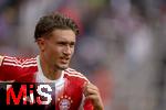 02.08.2025, Fussball Bundesliga 2025/2026, Freundschaftsspiel, FC Bayern Mnchen - Olympique Lyon, in der Allianz-Arena Mnchen,  Tom Bischof (Bayern Mnchen) Spurtet.