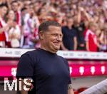 07.08.2025, Fussball Bundesliga 2025/2026, Freundschaftsspiel, Telekom-Cup, FC Bayern Mnchen - Tottenham Hotspur, in der Allianz-Arena Mnchen, Sportvorstand Max Eberl (Bayern Mnchen) lachend 