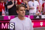 07.08.2025, Fussball Bundesliga 2025/2026, Freundschaftsspiel, Telekom-Cup, FC Bayern Mnchen - Tottenham Hotspur, in der Allianz-Arena Mnchen, Sportdirektor Christoph Freund (Bayern Mnchen) nachdenklich 